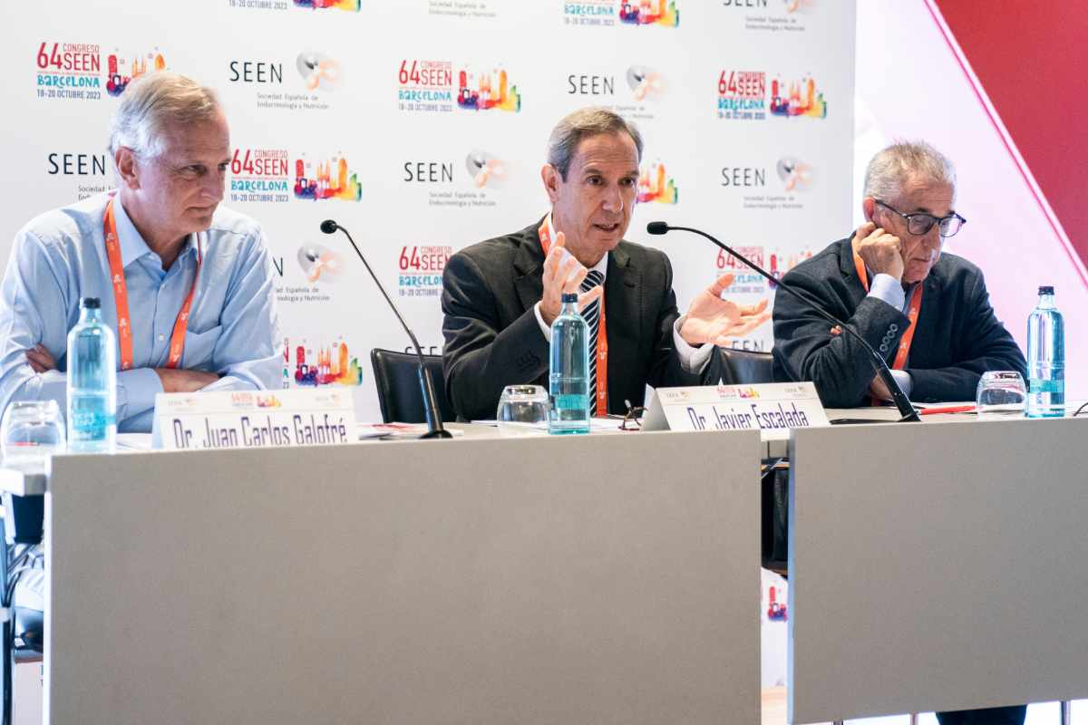 Juan Carlos Galofré, Javier Escalada e Ignacio Conget, en la rueda de prensa por el 64º Congreso de la SEEN. Foto: SEEN. 