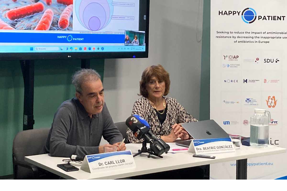 Carl Llor y Beatriz González López-Valcárcel han presentado los resultados del 'Happy Patient' en la sede de la Semfyc, en Barcelona. Foto: SEMFYC. 