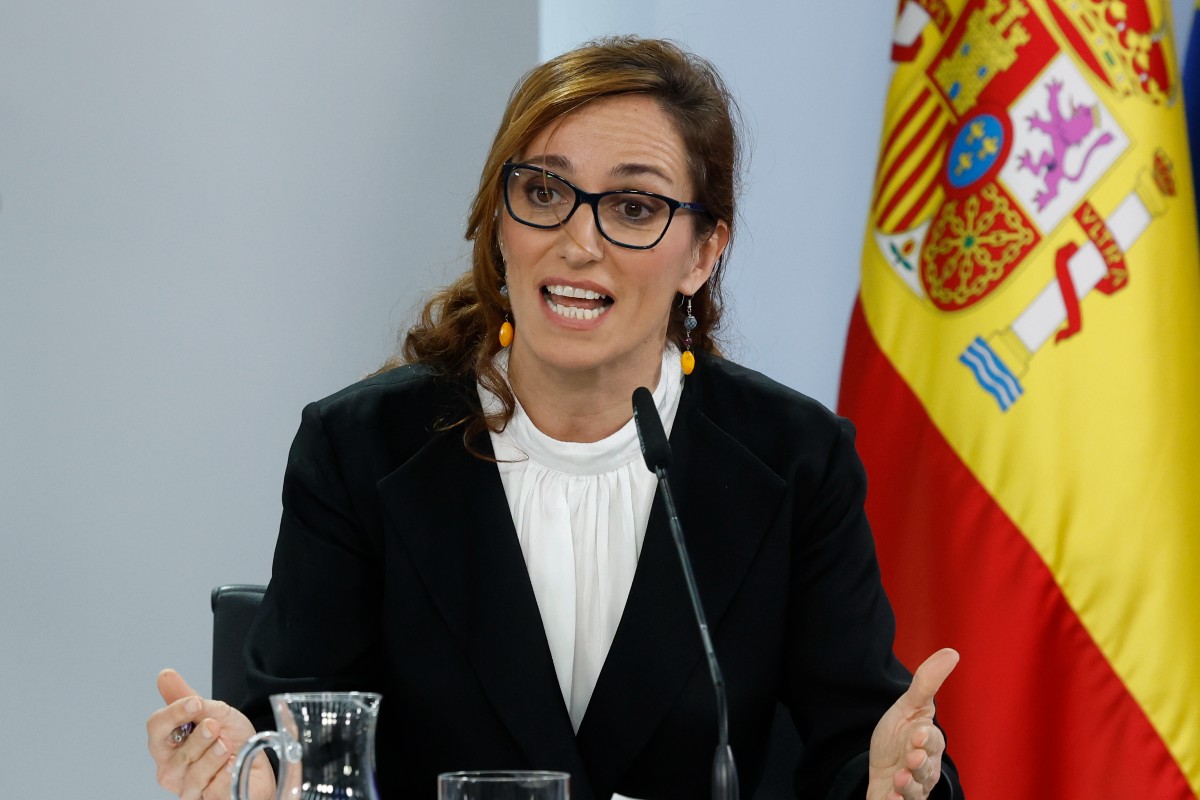 Mónica García, ministra de Sanidad, en la rueda de prensa posterior al Consejo de Ministros. Foto: EFE/J.J. GUILLÉN 