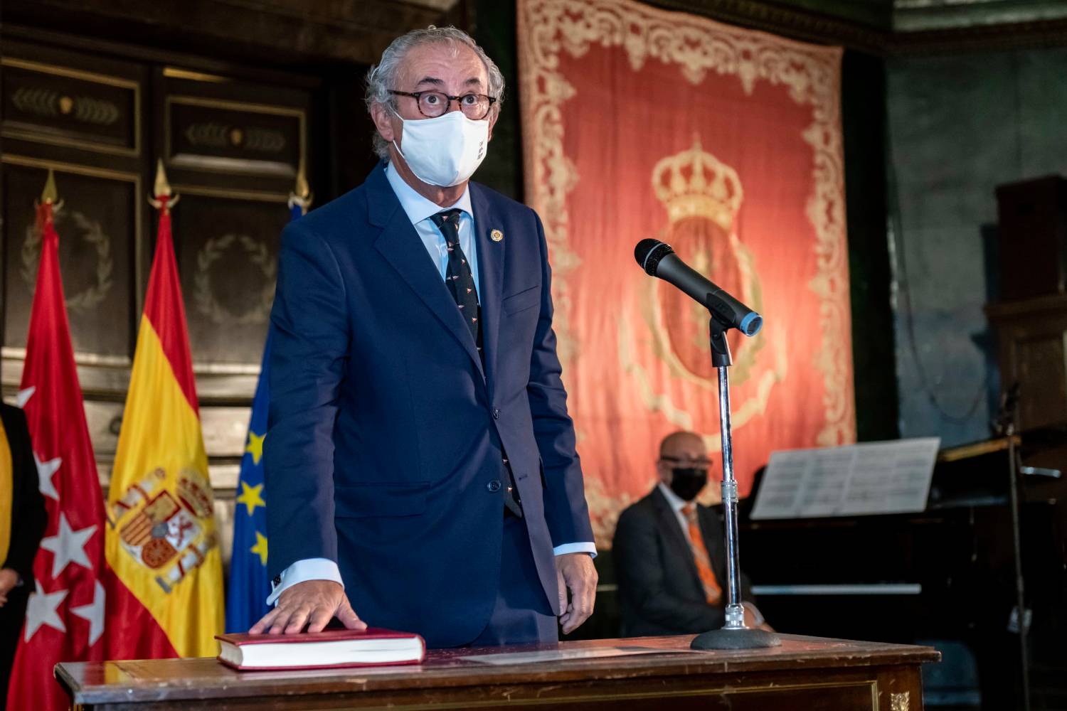 Tomás Cobo, durante su toma de posesión, en 2021, cuando el uso de la mascarilla era obligatorio en lugares cerrados. Foto: JOSÉ LUIS PINDADO. 