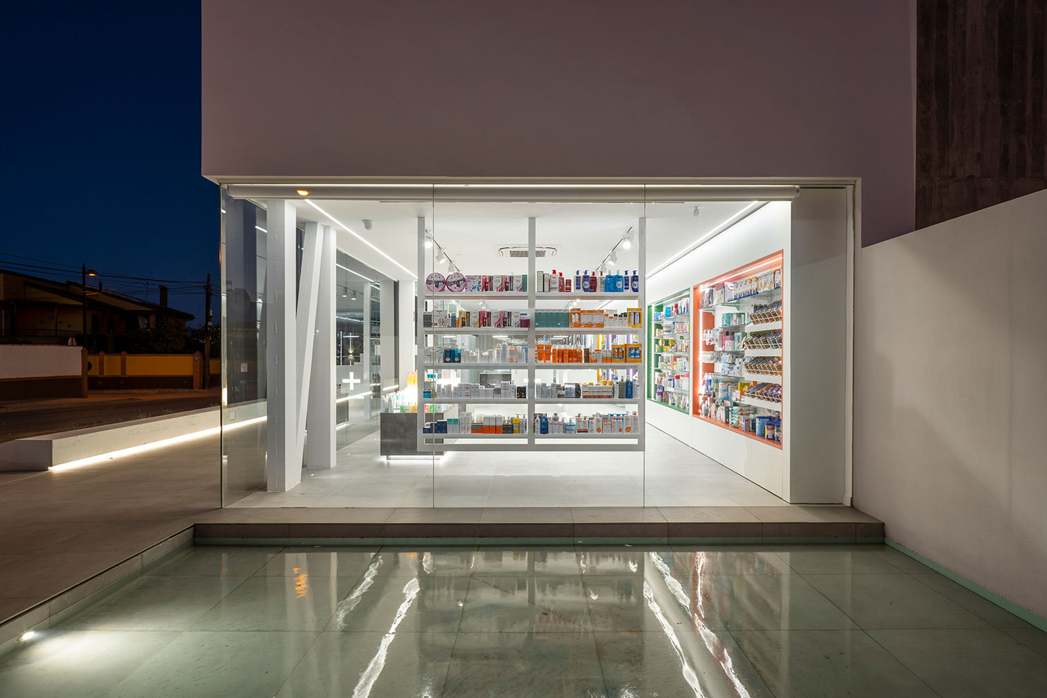 La farmacia El Ventorrillo ha sido distinguida en la segunda edición de los premios Farmacia Sostenible, concedidos por Chiesi España, destacando entre 49 candidaturas de toda España. Foto: JUANAN BARROS. 