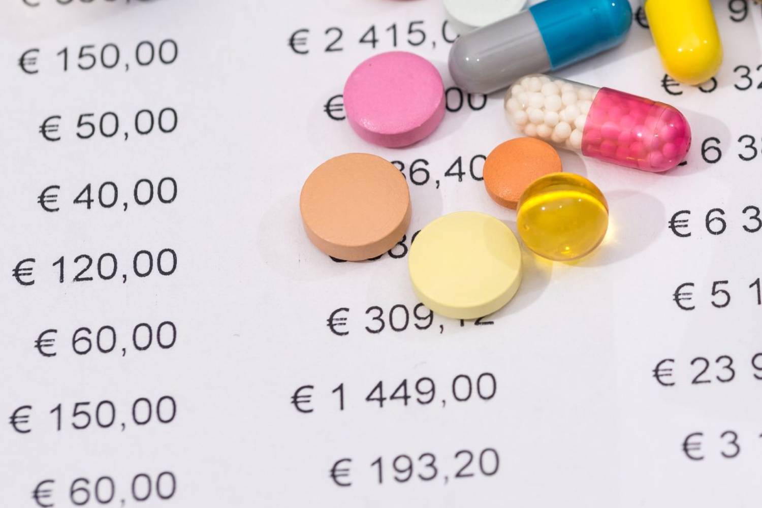 Los investigadores de la Universidad de Utrecht defienden el diseño de mecanismos de evaluación y financiación más acordes al valor que aportan los nuevos medicamentos. 