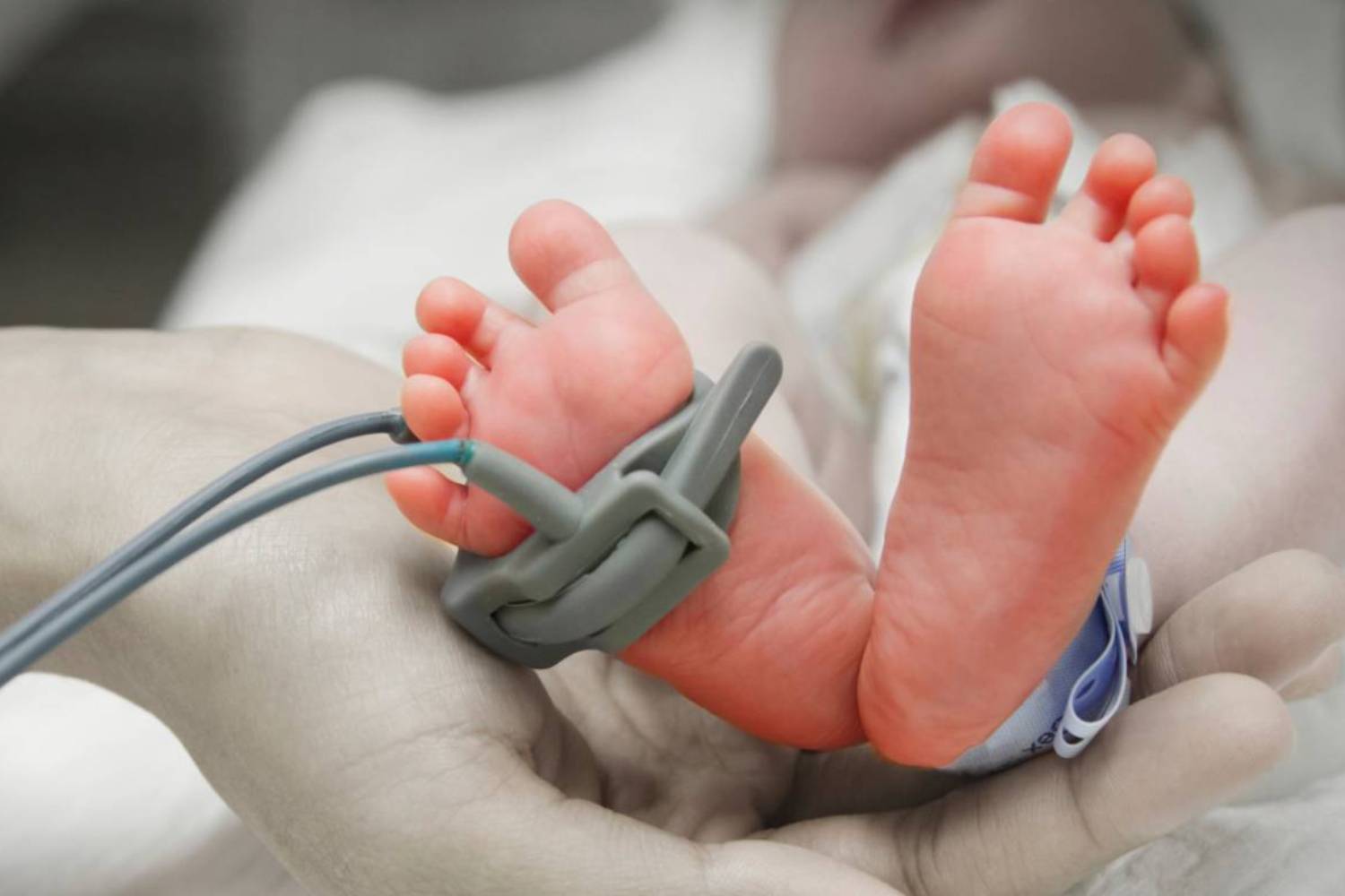 Los recién nacidos y los bebés menores de 3 meses son especialmente vulnerables al VRS.
