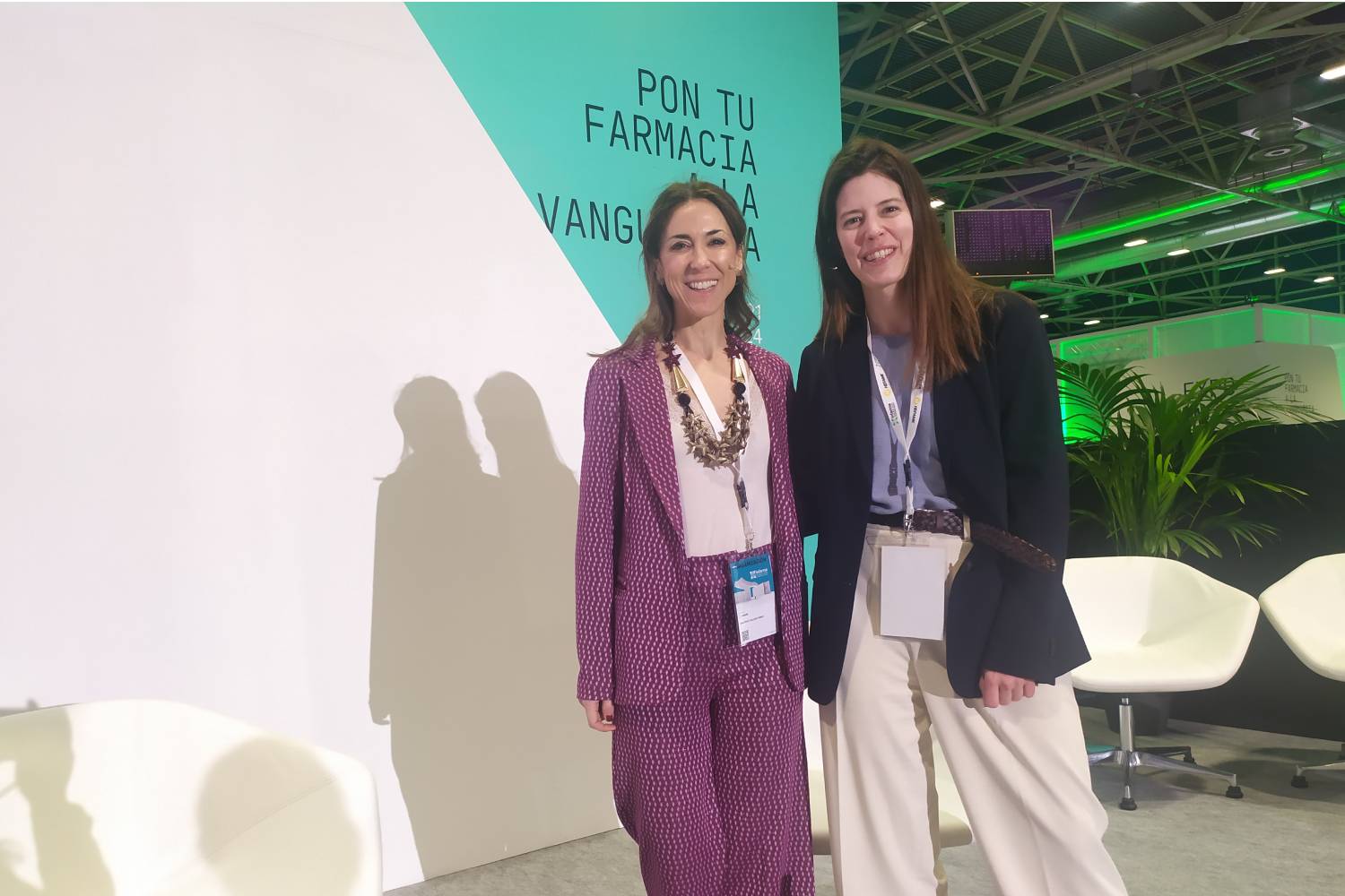 Beatriz Collado, del COF de Madrid, y Ana Echegaray, de Telefónica, en Infarma 2024. Foto: GSM 