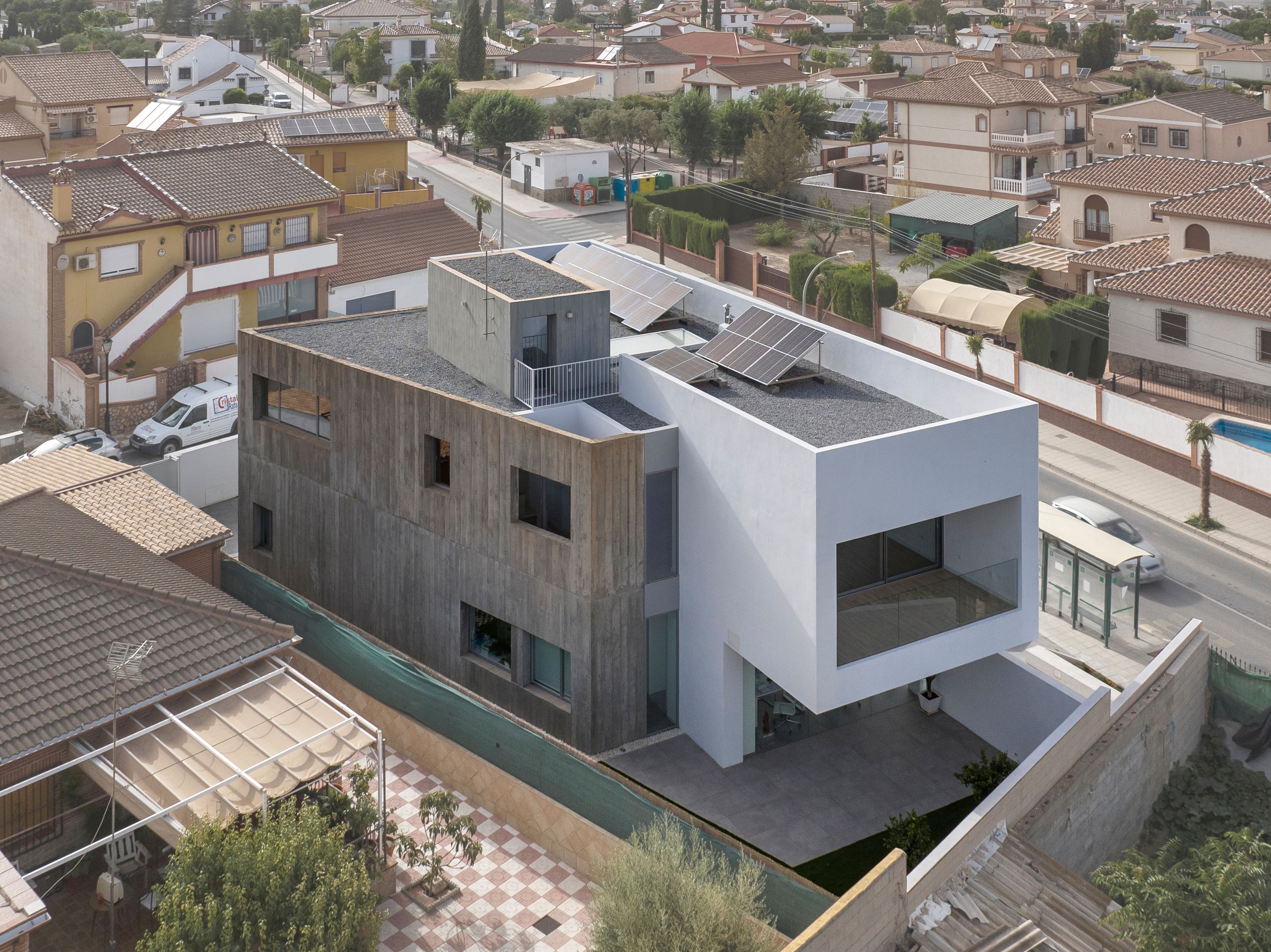 La farmacia El Ventorrillo, en Granada, es un ejemplo de eficiencia energética. Foto: JUANAN BARROS. 
