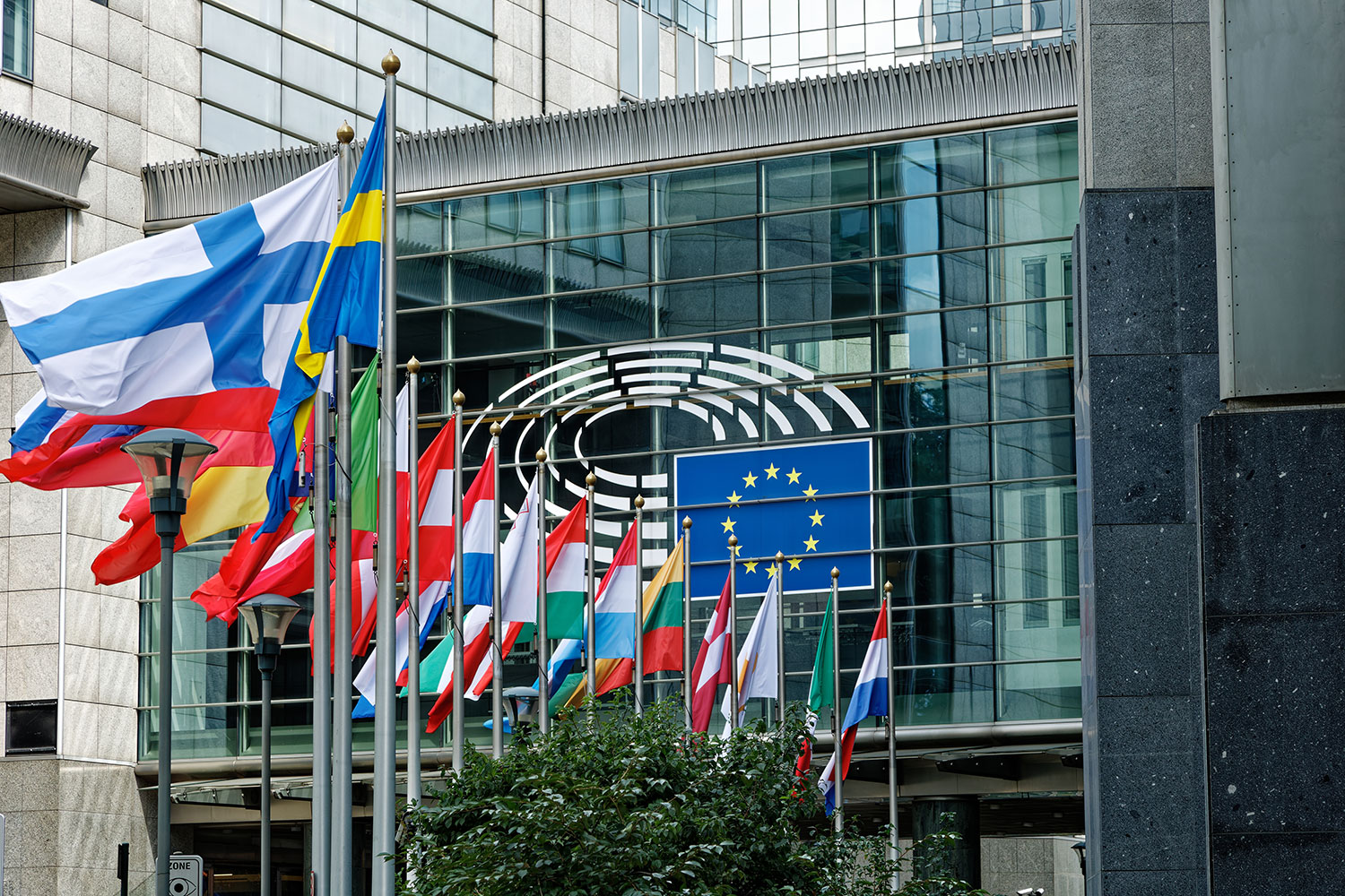 El Parlamento Europeo ha aprobado los reglamentos de Inteligencia Artificial (IA) y del Espacio Europeo de Datos Sanitarios (EEDS). 