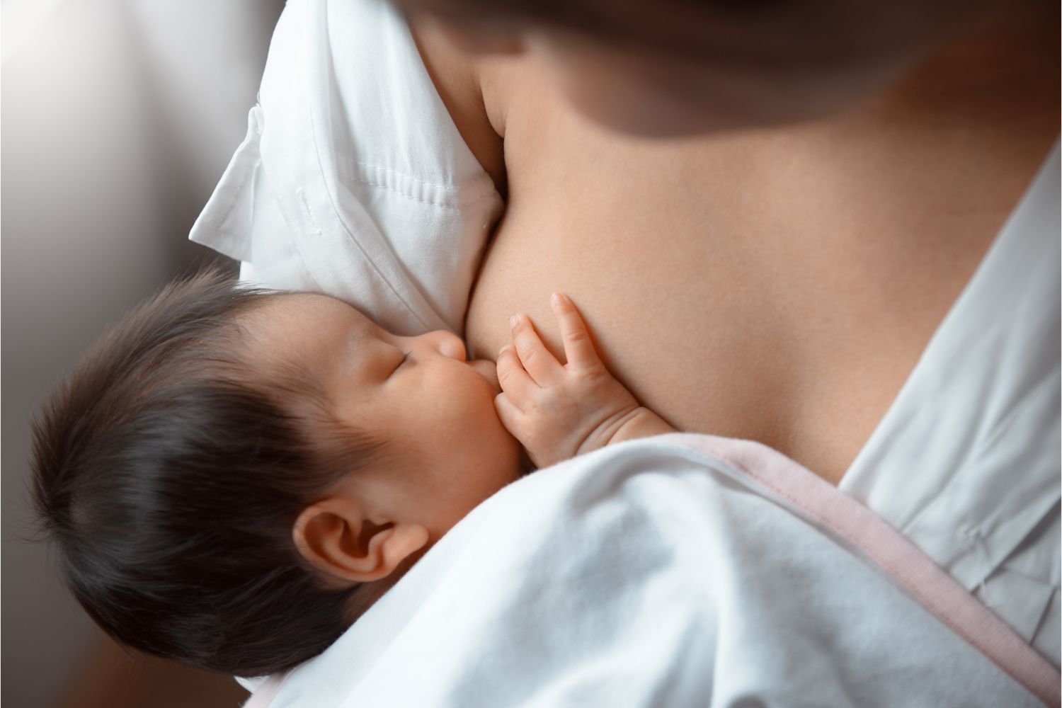 Ampliar el periodo de lactancia, si es posible, ofrece beneficios al bebé y a la madre. Foto: SHUTTERSTOCK. 
