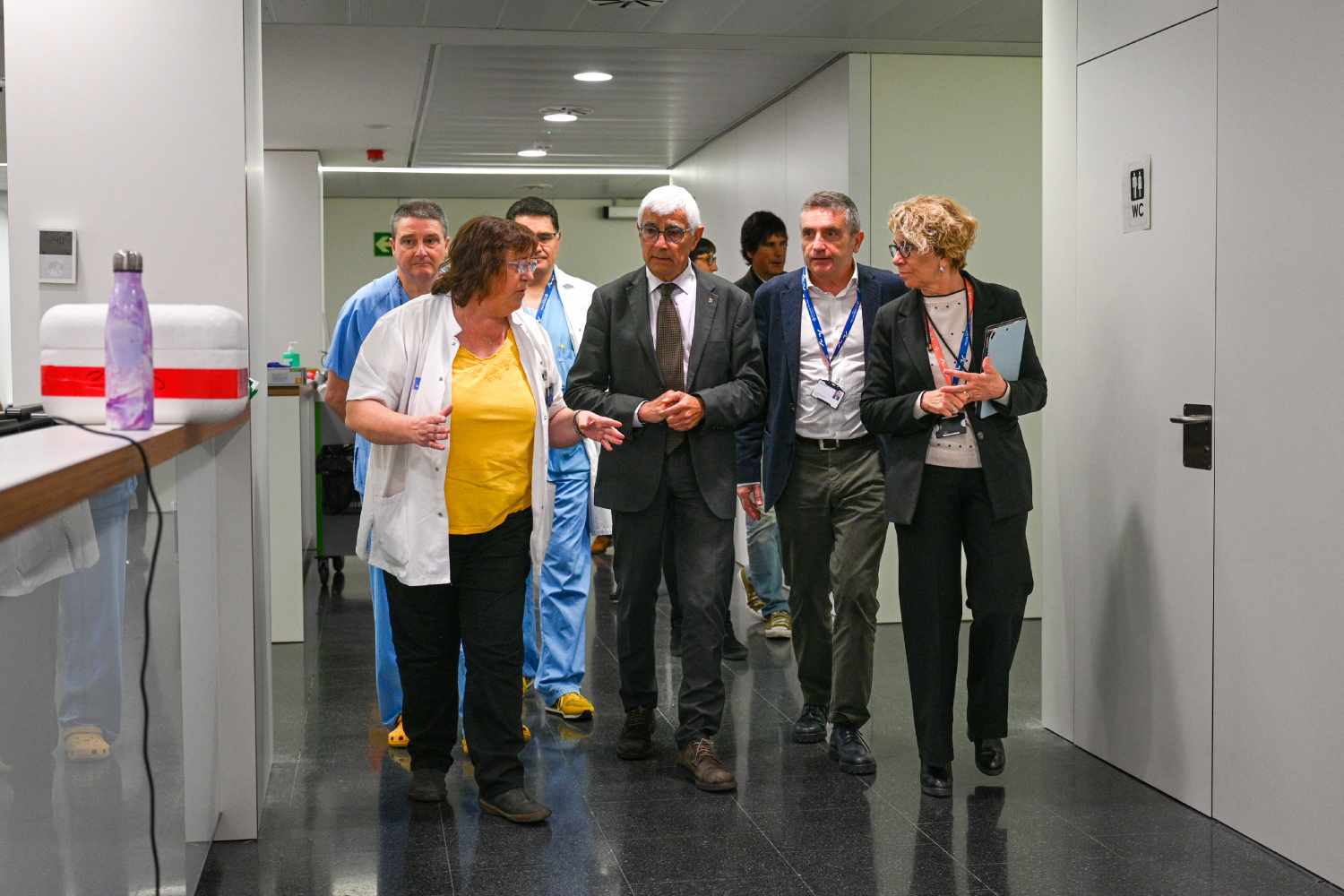 Manel Balcells en su visita al Hospital de Mar de Barcelona del 17 de abril. Foto: HOSPITAL DEL MAR. 
