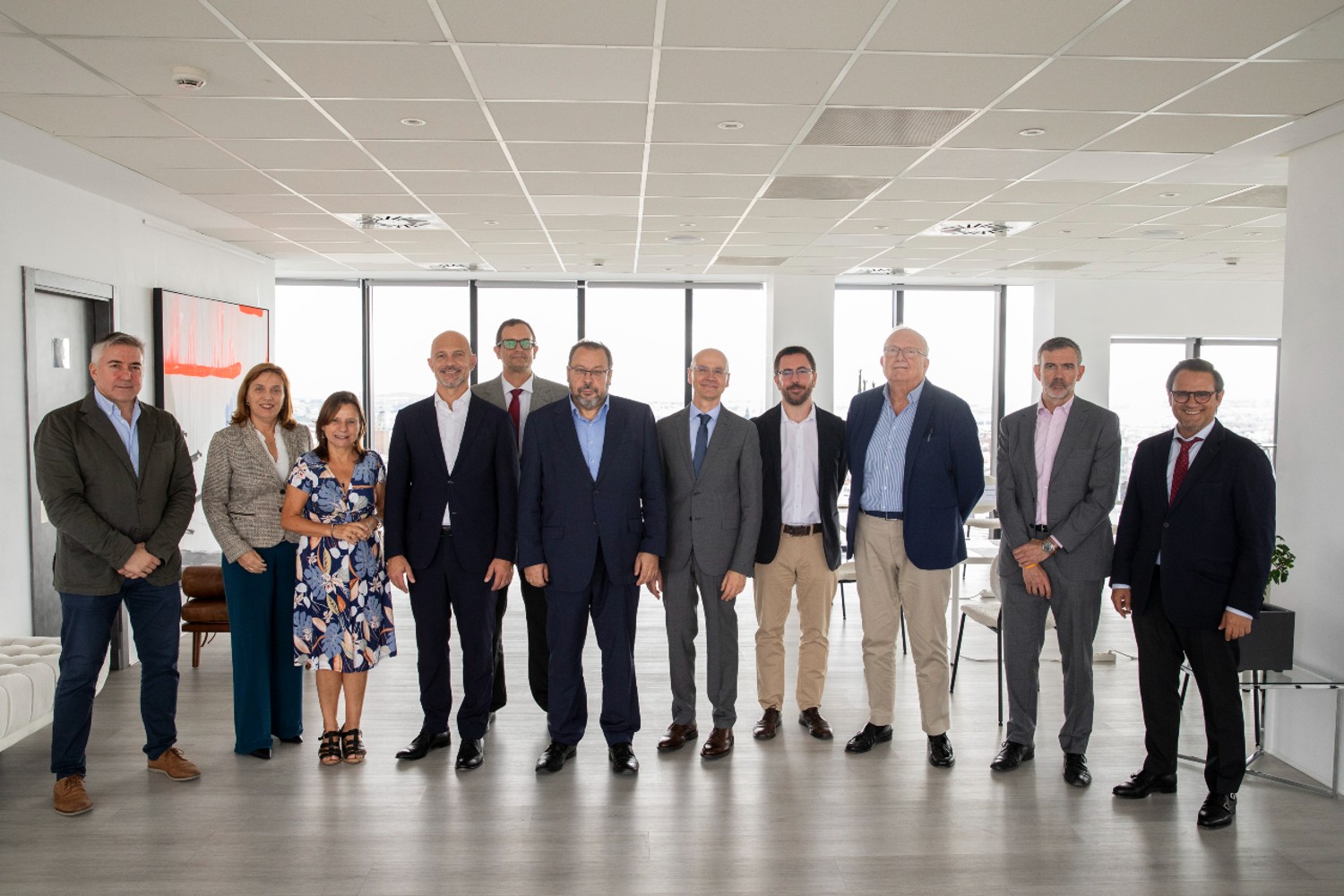 Santiago García Blanco, Nuria Gayán, Marisa Nicieza, José María Morera, de Bayer España; Jesús Carrilo, de la Junta de Andalucía; César Hernández, Jordi Sánchez, Javier Zarranz-Ventura, Carlos Camps, Julio Agredano y Daniel Aparicio, en el encuentro sobre los retos del SNS. Foto: SERGIO GONZÁLEZ VALERO.