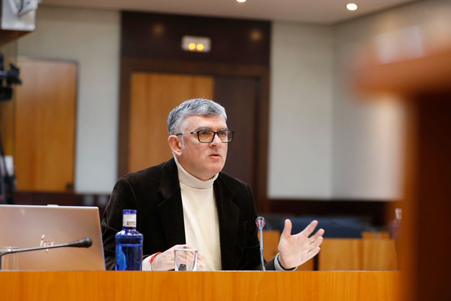 El diputado socialista Ángel Godoy (PSOE), designado ponente del dictamen para el Pleno. Foto: CORTES DE CASTILLA-LA MANCHA.