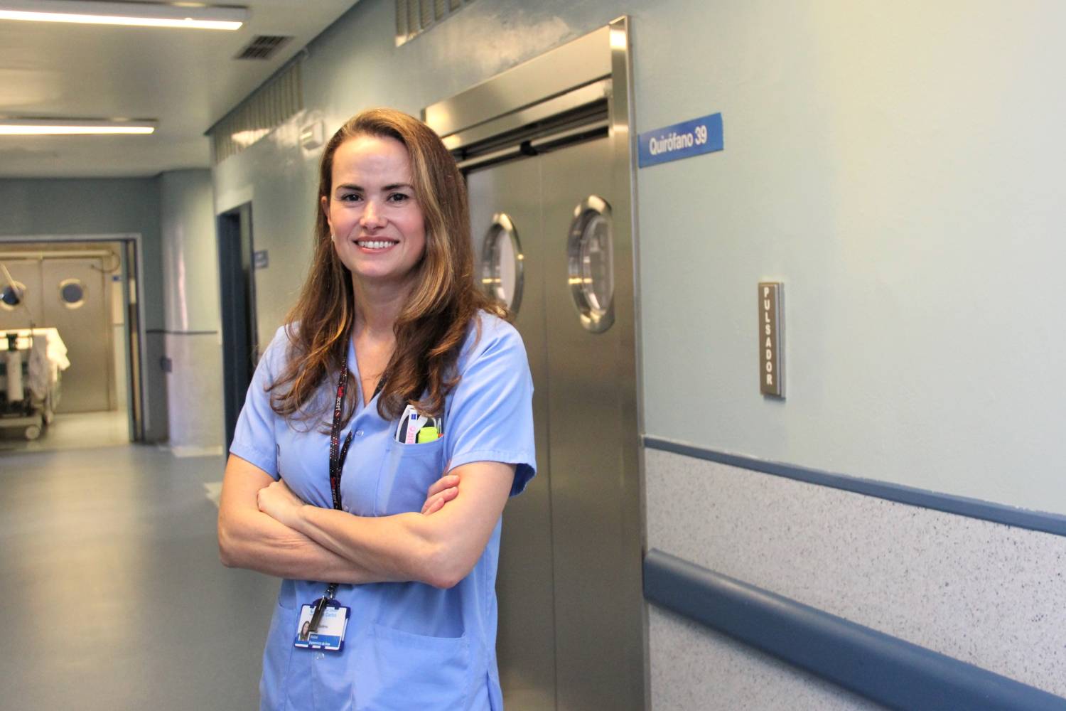 Mayte Ariño, explica a DM las novedades que incorpora esta nueva técnica. Foto: HCSC. 