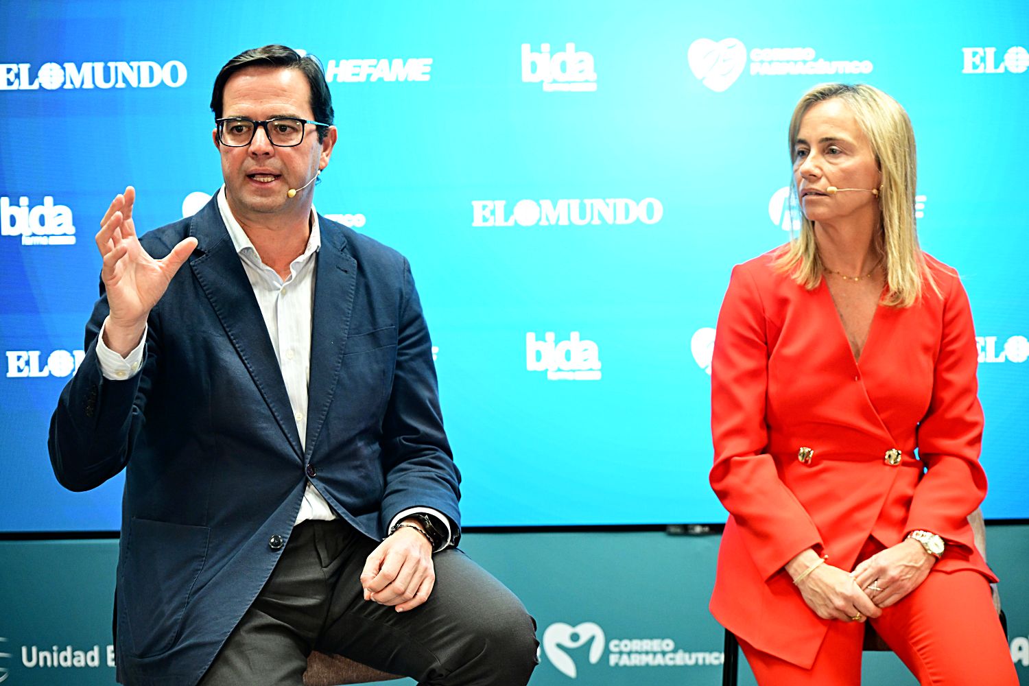 Francisco Vega Lucero, gerente de Transformación Digital de Bidafarma, e Isabel Santos, directora corporativa de marketing de Hefame. Foto: MAURICIO SKRYCKY