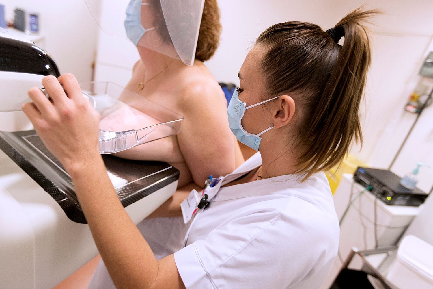 FDA aprueba nuevo anticuerpo conjugado para cáncer de mama triple negativo
