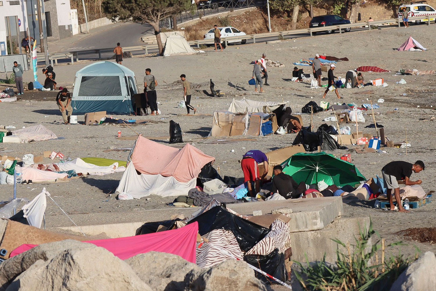 Sanidad tiene el 'sí' de las autonomías a la entrega de vacunas a Ceuta, ¿ahora qué?