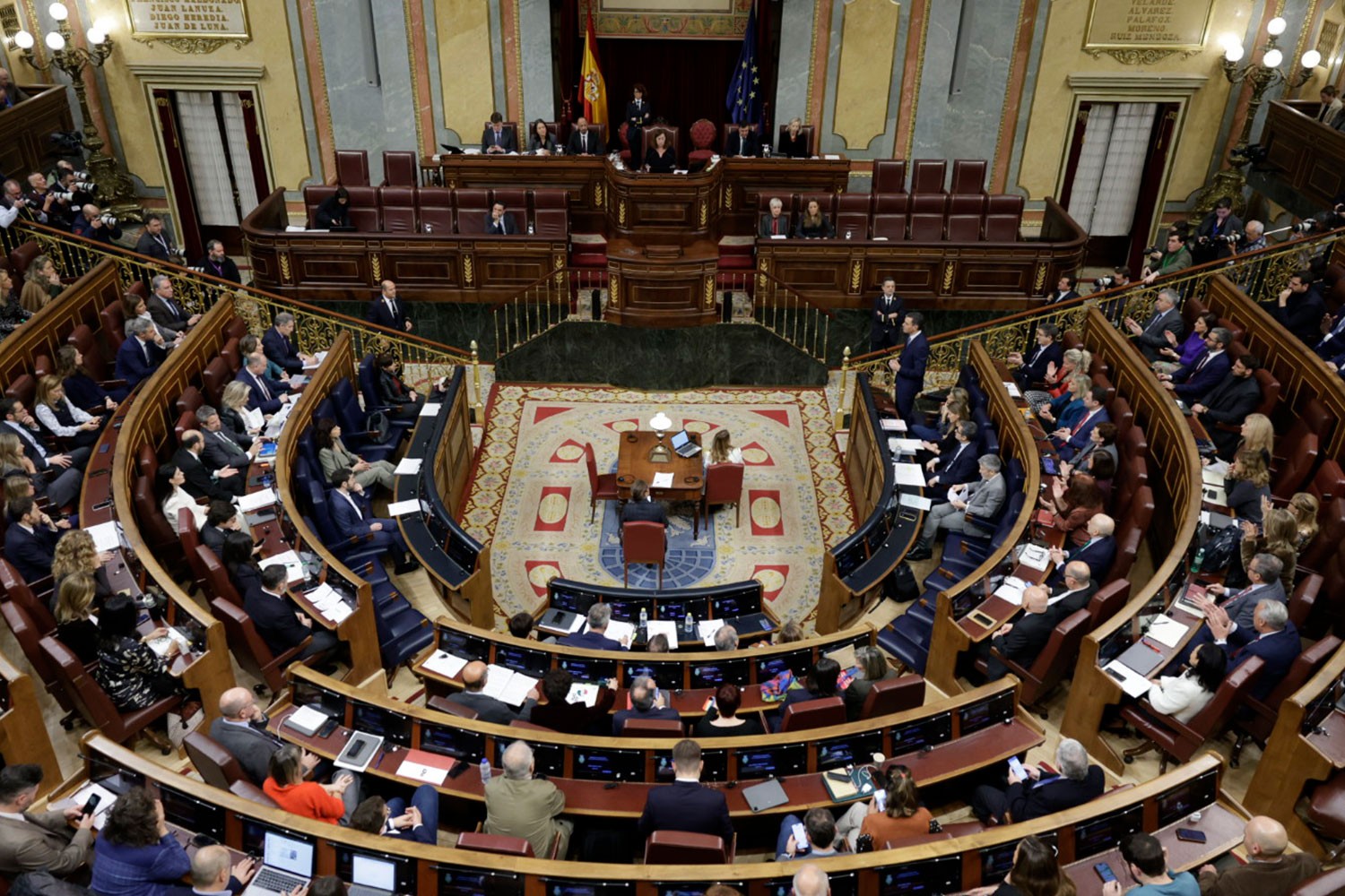 Los grupos se posicionan ante el Estatuto Marco: Junts, enmienda a la totalidad; PNV, su retirada