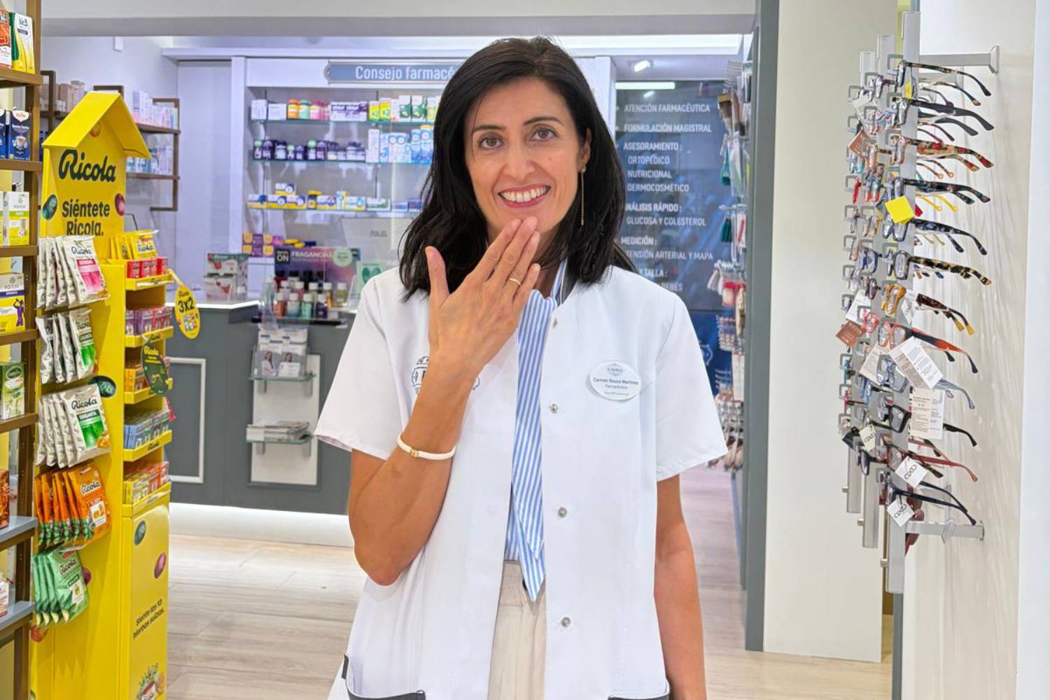 La farmacéutica que aprendió lengua de signos para que nadie se quede fuera