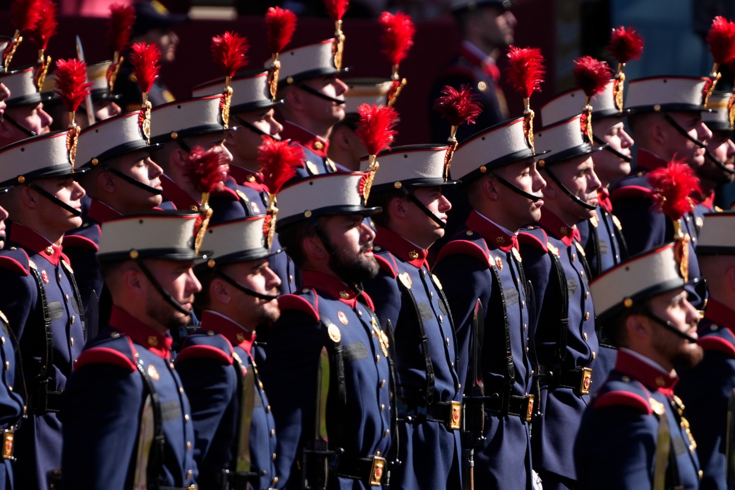 Asisa y SegurCaixa Adeslas se retiran de Isfas y no renuevan sus convenios sanitarios con la mutualidad militar