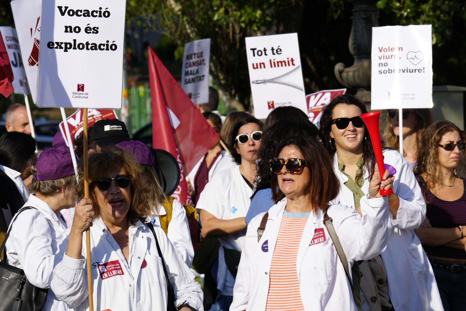 Cataluña: el paro indefinido de médicos registra un seguimiento del 2,4% en la segunda jornada