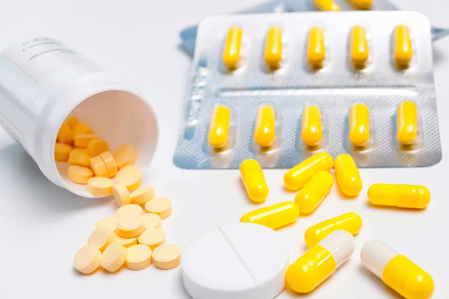 Precios de referencia: Sanidad los actualiza, pero salva a 'Okedi' y 'Eylea'