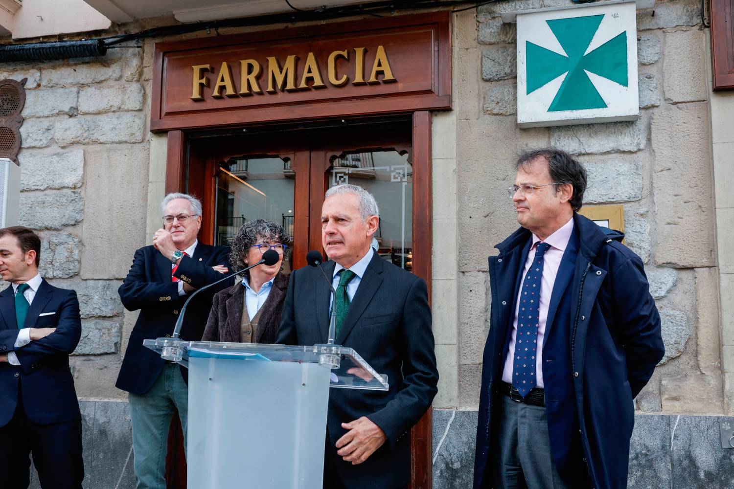 Betolaza se retira tras modernizar la Farmacia vasca