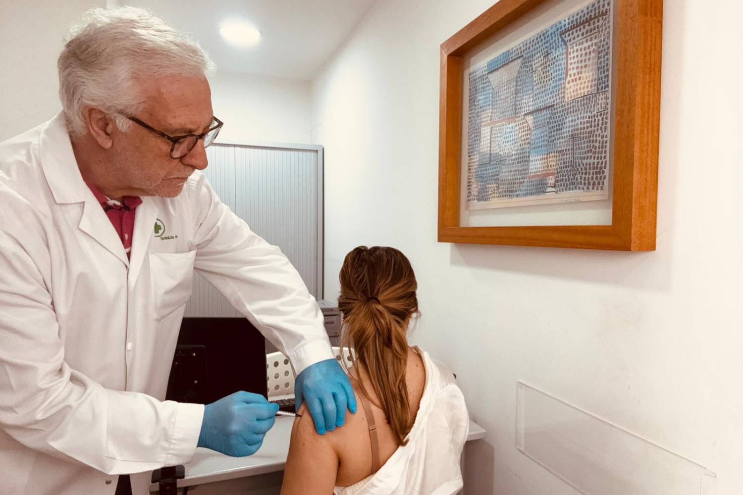 Henrique Santos, farmacéutico portugués: "Aquí vacunamos y lo hacemos bien. España debe dar el paso"