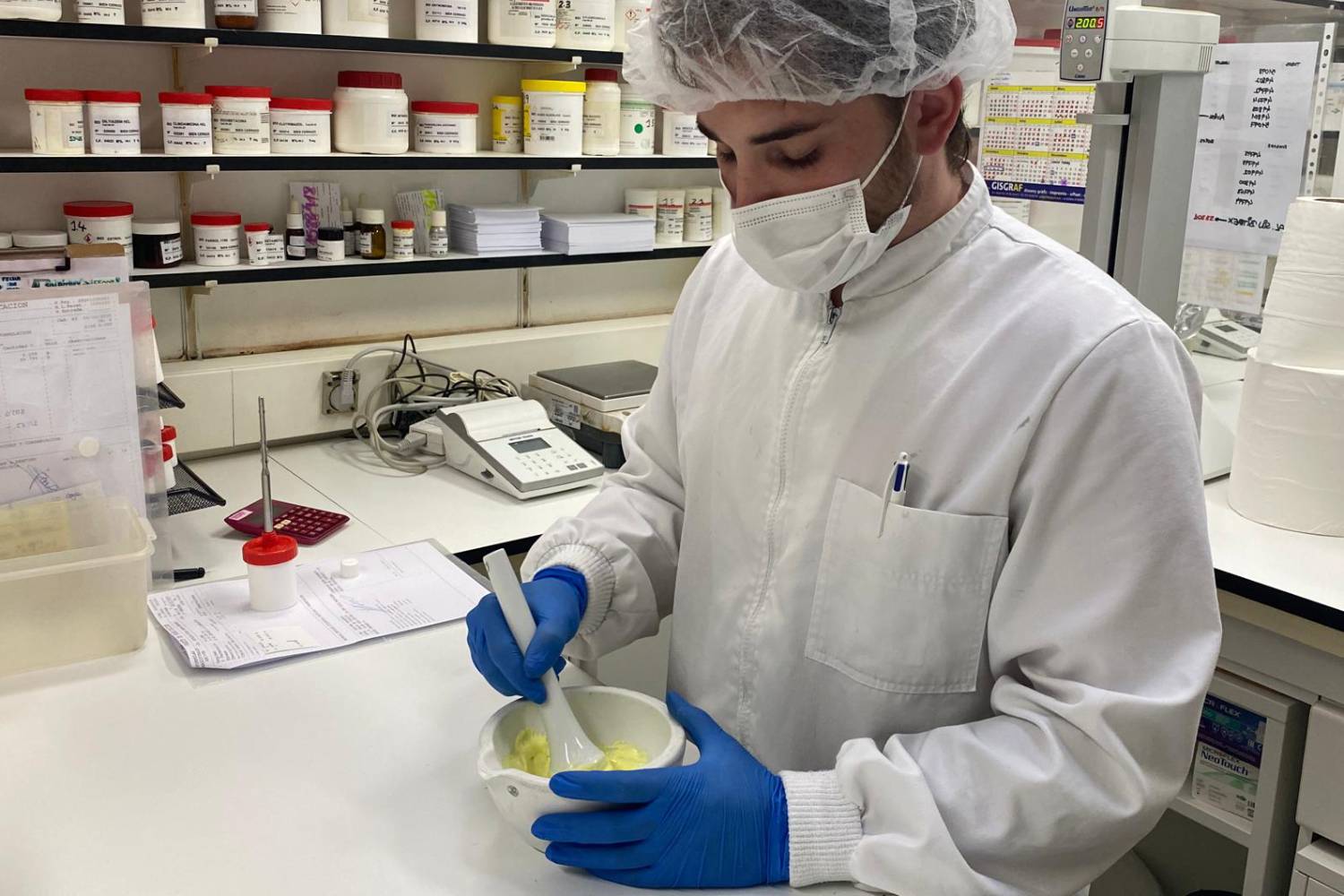 "Podemos hacerlo en 24 horas": las farmacias, preparadas para formular estradiol