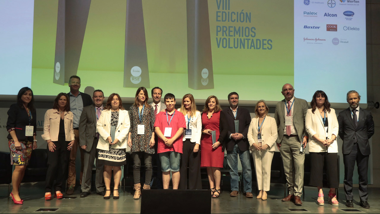 Representantes de Fenin y galardonados con los 'Premios Voluntades RSE 2019'. 