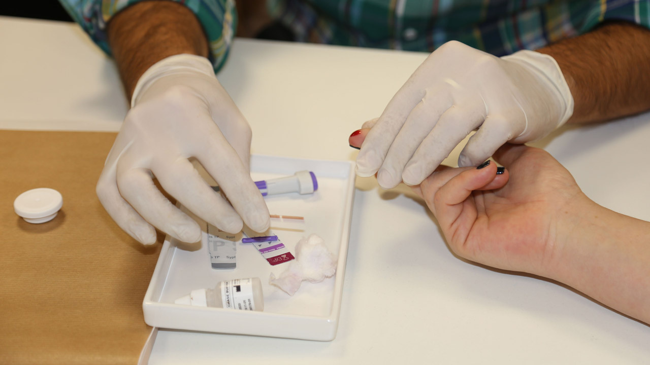Las pruebas rápidas contribuyen a diagnosticar precozmente la infección por VIH. 
