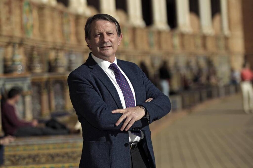 José Mara Domnguez Roldán, presidente de la Comisión Central de Deontologa Médica del Consejo General de Colegios Oficiales de Médicos. 