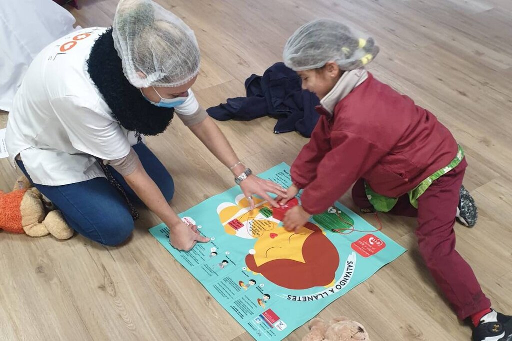 Una enfermera impartiendo un taller en un colegio. Foto: SCHOOLNURSES