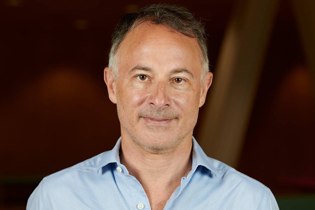 Jeffrey V. Lazarus. Profesor asociado de la Universidad de Barcelona y director del Grupo de InvestigaciÃ³n en Sistemas de Salud del ISGlobal.
