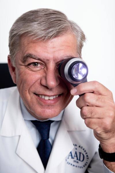 José Luis López Estebaranz, nuevo presidente del Colegio Ibero Latinoamericano de Dermatología (Cilad). Foto: JOSÉ LUIS PINDADO José Luis López Estebaranz, nuevo presidente del Colegio Ibero Latinoamericano de Dermatología (Cilad). Foto: JOSÉ LUIS PINDADO