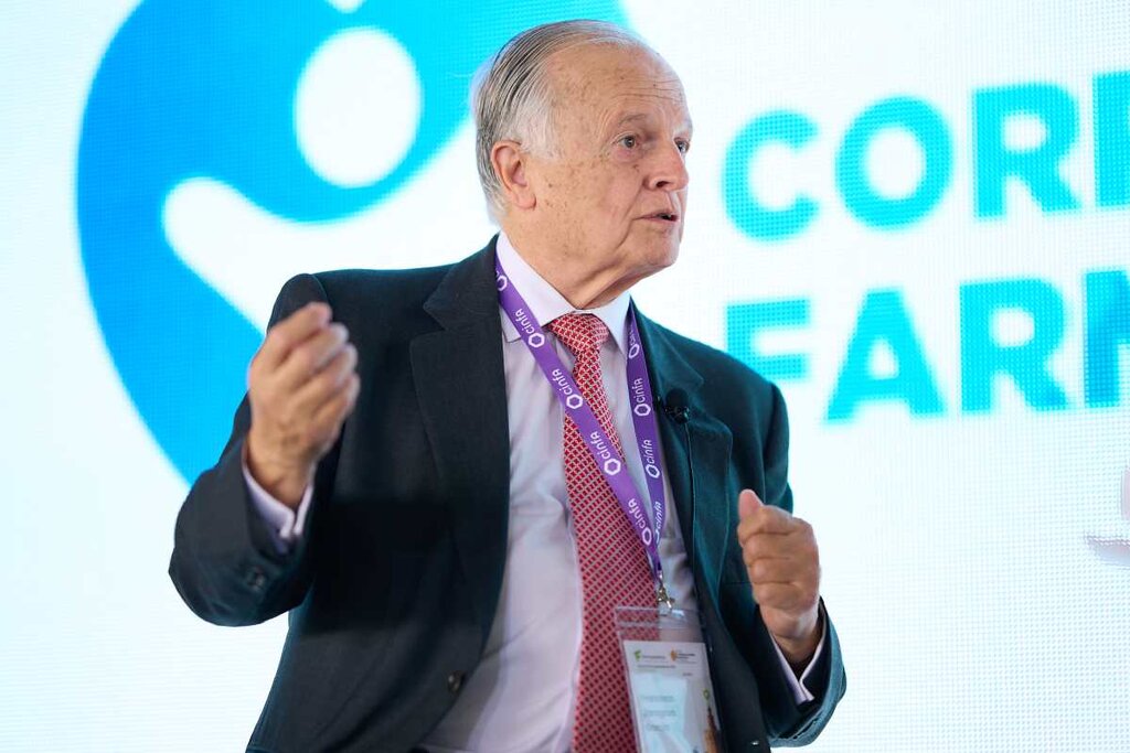  Francisco Zaragozá, Catedrático de Farmacologa y Vocal Nacional de Investigación y Docencia del Consejo General de COF. Foto: FRAN SANTIAGO/ARABA PRESS