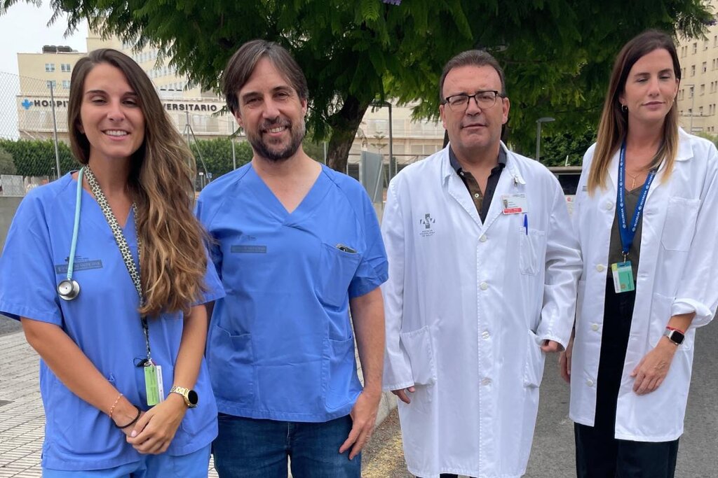 Luca Guilabert, residente del Servicio de Aparato Digestivo; Enrique de Madaria, promotor del estudio e investigador principal, igualmente del Servicio de Aparato Digestivo; Pedro Zapater, farmacólogo clnico y asesor estadstico, y Alicia Vaillo, coordinadora del ensayo.