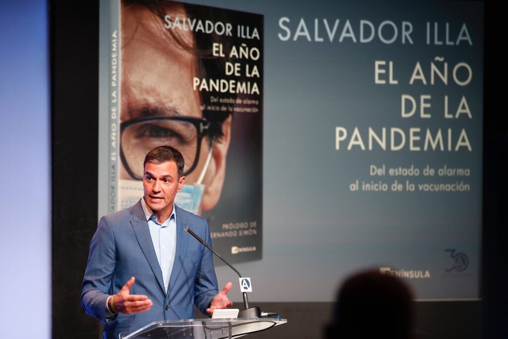 El presidente del Gobierno, Pedro SÃ¡nchez, ha intervenido durante el acto de presentaciÃ³n del libro de Salvador Illa. Foto: EFE/JAVIER LÃ“PEZ