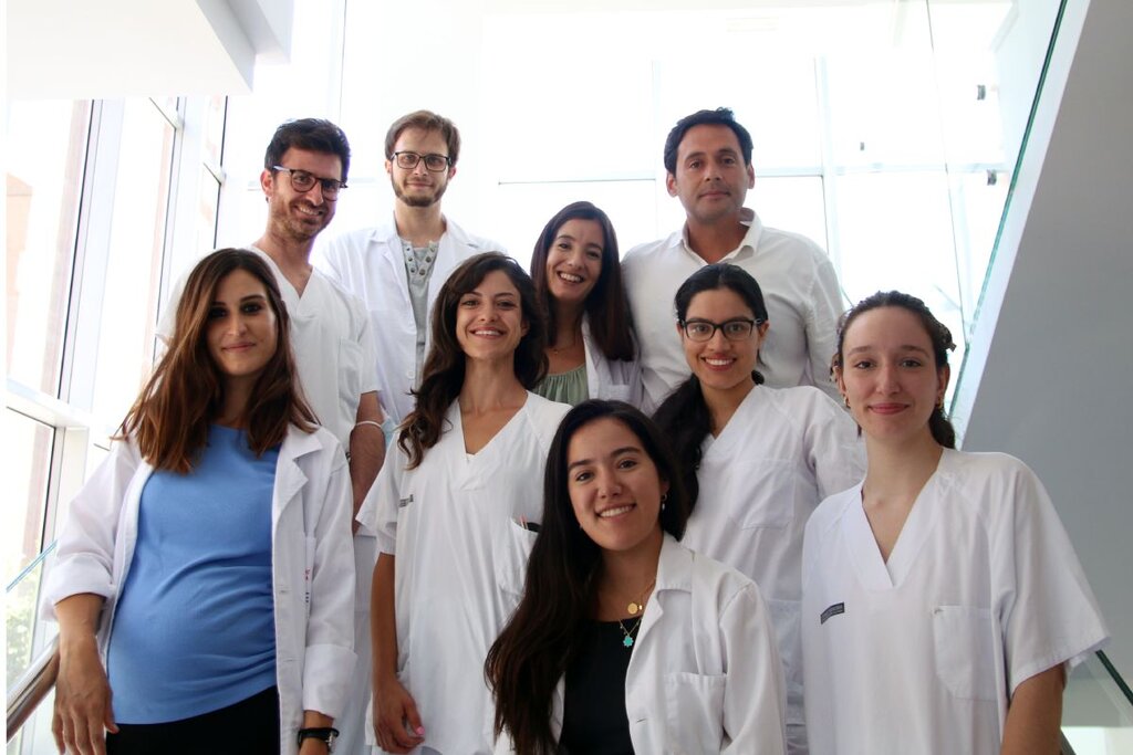 Julio Núñez, a la derecha en la última fila, junto a miembros del Grupo de Investigación en Insuficiencia Cardíaca del Incliva. Foto: INCLIVA. 