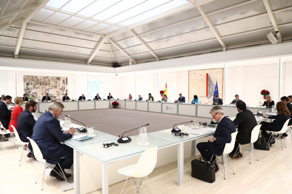 Un momento de la reunión entre Gobierno y laboratorios.