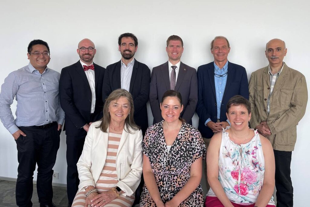 Comité Ejecutivo de la HPS de la FIP: Jonathan Penm, Ryan Forrey, Josep Guiu, John Hertig, Robert Moss, Wael Ghanem, Marianne Ivey, Laurel Legenza y Christina Cella. Foto: FIP
