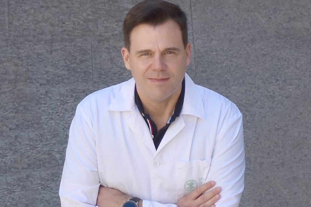 Ángel Serrano, responsable del Laboratorio de Bioingeniería y Biomateriales de la UCV.