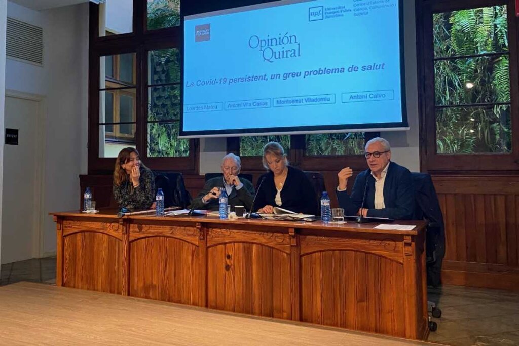 Al debate de la Fundación Vila Casas han asistido varias personas, entre ellas algunos sanitarios, afectadas por la covid persistente.
