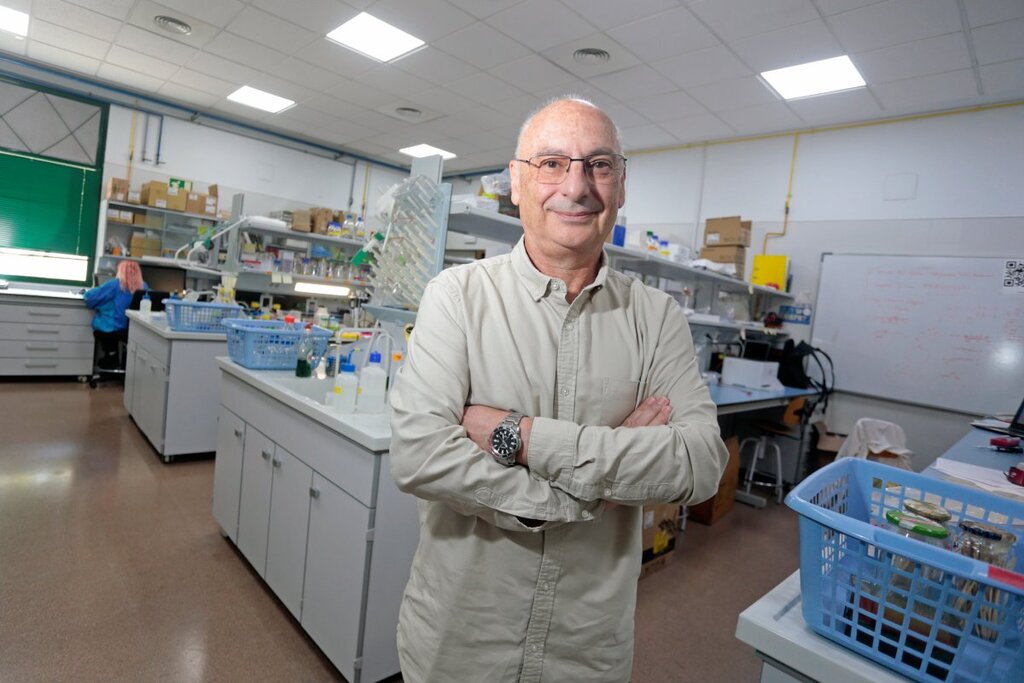 El profesor Francis Mojica en la Universidad de Alicante. Foto: ARABA PRESS.