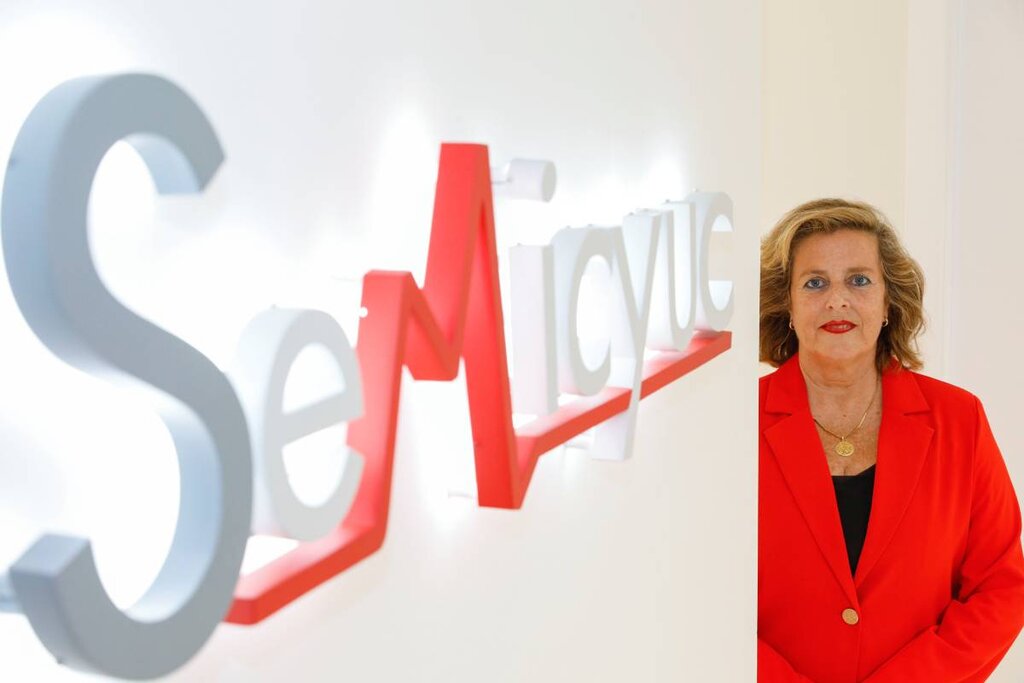 La presidenta de la Semicyuc lleva 17 aÃ±os ejerciendo como jefa de Servicio de Medicina Intensiva Lleva 17 aÃ±os como jefa de Intensiva en el Hospital Vega Baja de Orihuela (Alicante). Foto: SERGIO ENRÃQUEZ-NISTAL.