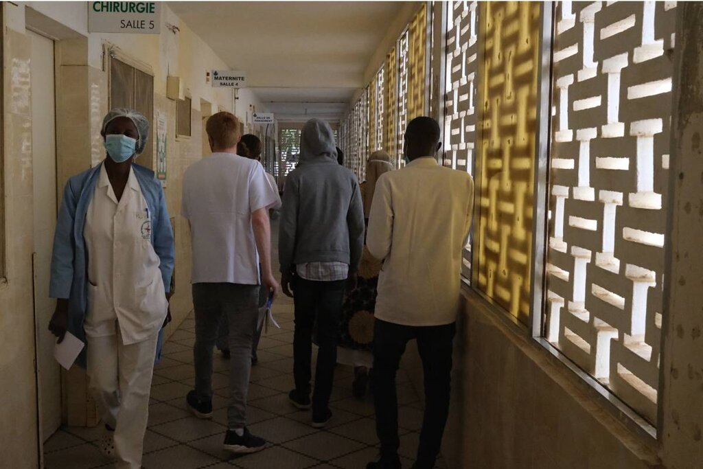 Interior del Hospital General de TÃes, en Senegal. Foto: LASEMI COOPERACIÃ“N.