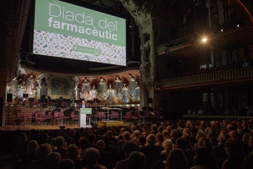 El 'Palau de la Musica Catalana' acogiÃ³ la gran fiesta de los farmacÃ©uticos barceloneses. Foto: COF BARCELONA.
