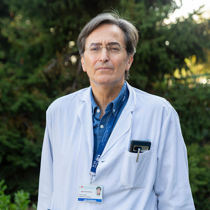 Carlos Lumbreras, jefe de Medicina Interna.