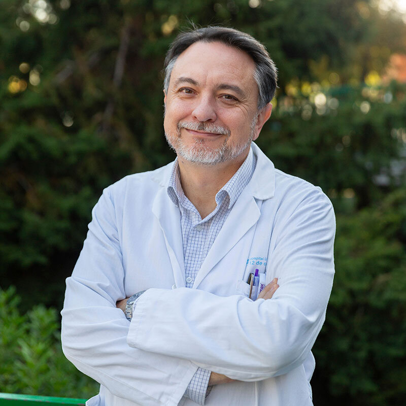 David Andrés Pérez Martínez, jefe de Neurología.