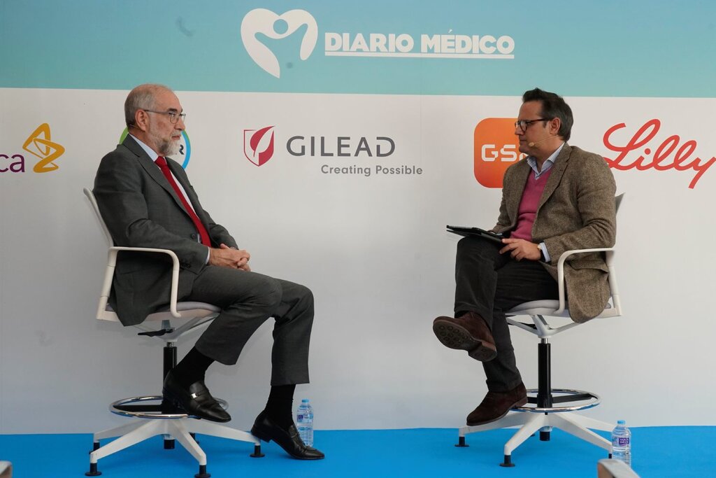 Fernando Domínguez durante la entrevista con Daniel Aparicio. Foto: ARABA PRESS