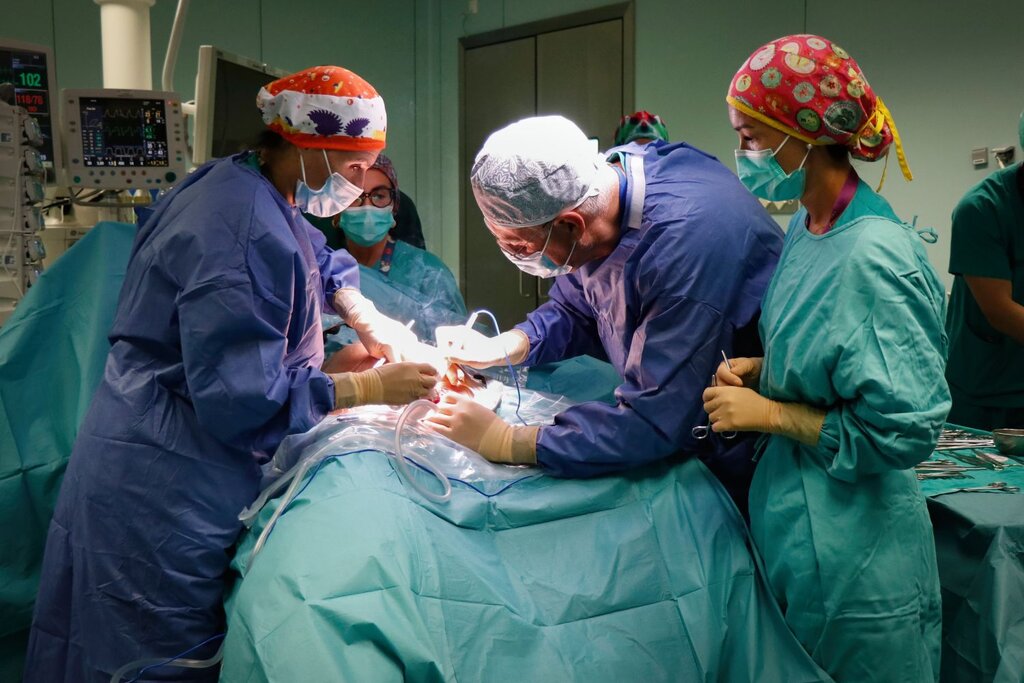 El equipo de La Fe, en otro momento de esta intervención cardíaca pionera en España. Foto: HOSPITAL LA FE. VALENCIA. 