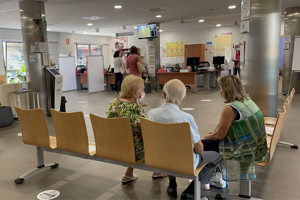 Sala de espera del centro de salud Bulevar, en Jaén.