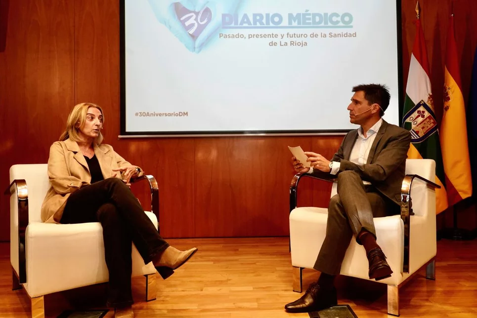 María Somalo, consejera de Sanidad de La Rioja, durante la entrevista con Miguel G. Corral, director de DM en el 'Encuentro con la Sanidad de La Rioja'. Foto: ARABA PRESS/PAULINO ORIBE